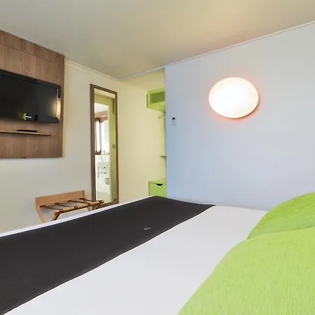Hotel Campanile Chambéry Zimmer foto